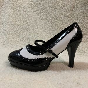 Funtasma | Black & White Contessa Heels EUC